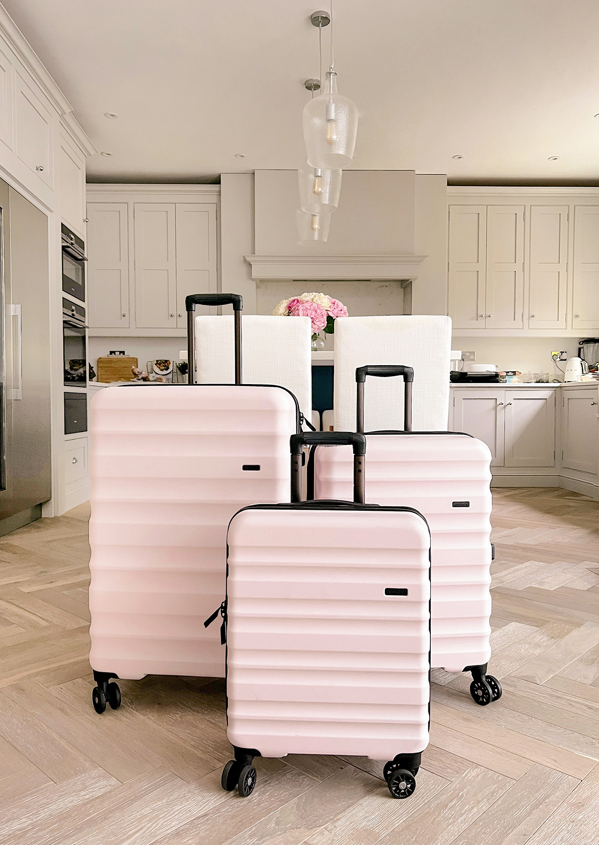 The 13 Best Carry-On Suitcases for 2023 Travel – The Hollywood Reporter